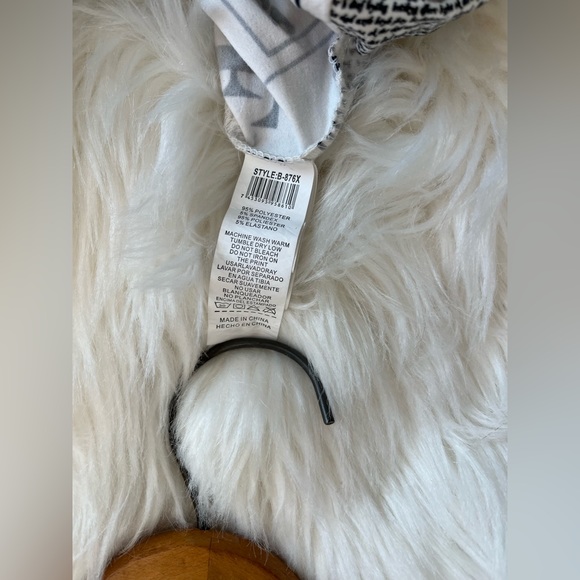 Newspaper Themed Top Model Romper/Body Suit Size S - Picture 8 of 8